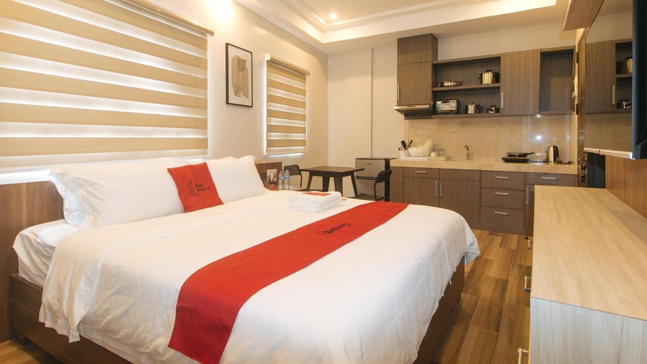 Reddoorz Plus @ Bez Tower And Residences San Juan San Juan  Exteriör bild